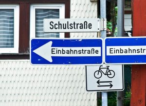 Rechte Radfahrer in der Einbahnstraße