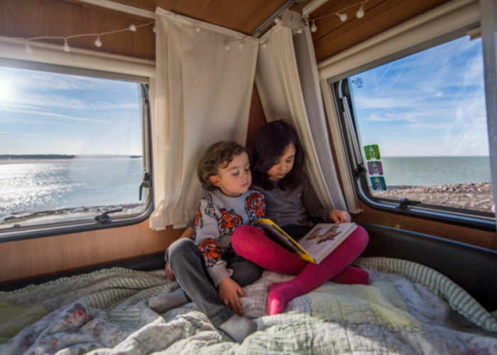 Campingurlaub im Wohnwagen – ein Traum für Kinder!